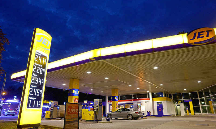 US tells France and Germany to release  diesel stocks or face American export ban